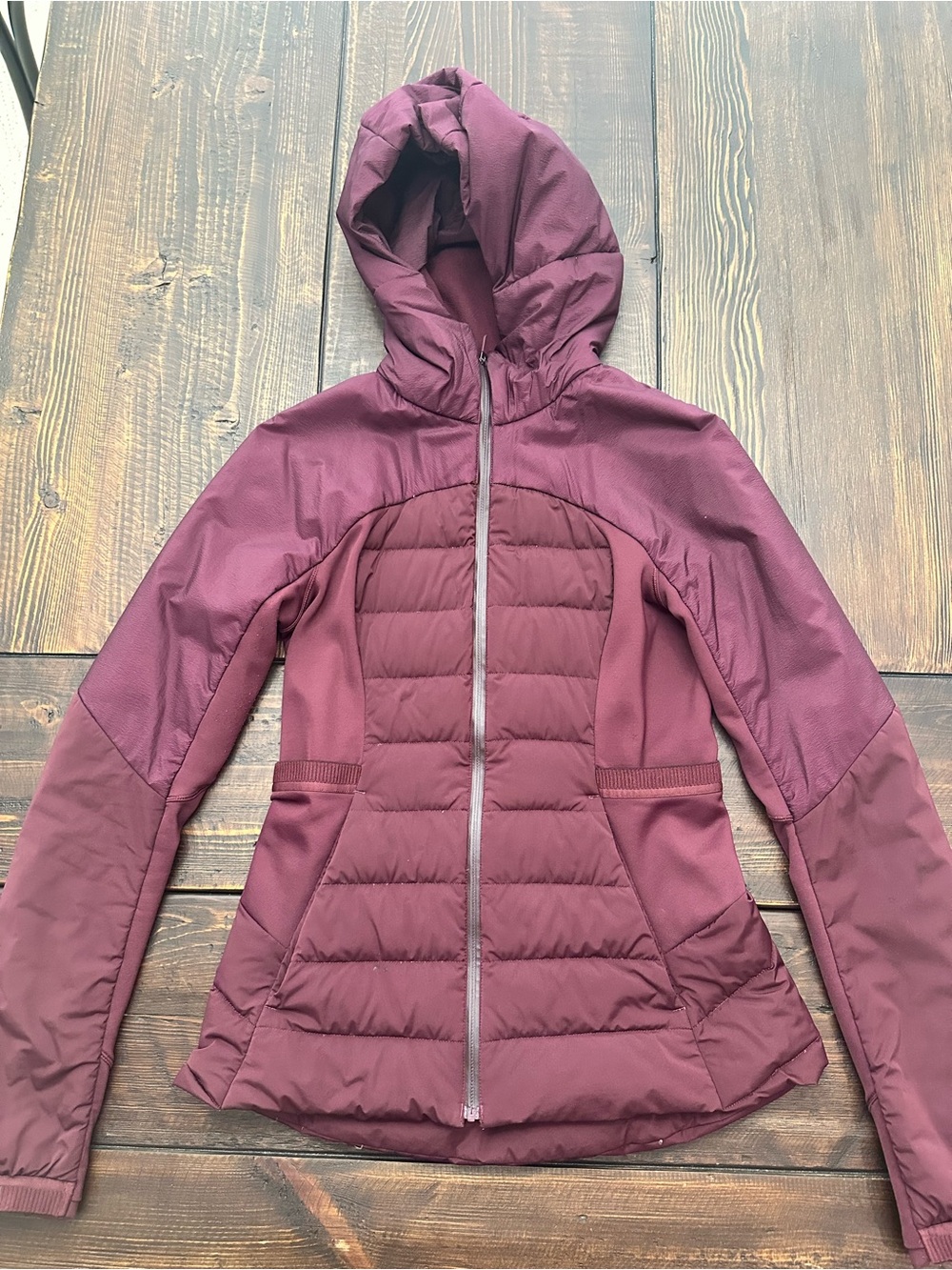 Lululemon Down For It All Hooded Jacket Women’s Size 6 Maroon